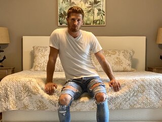 AxelTraynor xxx shows fuck