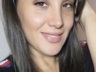 ConejitaLola shows naked livejasmin